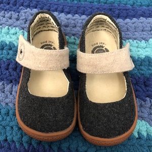 Livie Luca excellent condition Carta ll Charcoal